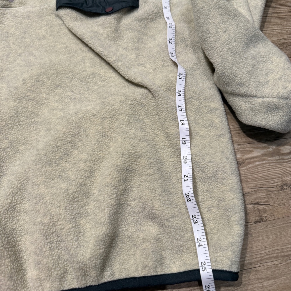 Patagonia Beige Pullover Fleece with Navy Trim - Picture 8 of 10
